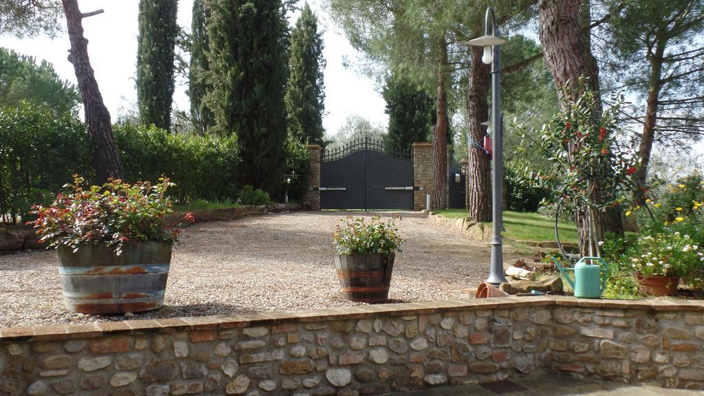 Il Fienile Holiday Home Le Fornacette Luaran gambar